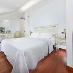 Hotel Family Antibes -50m Dal Mare -