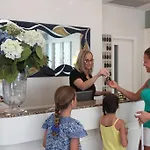 Family Antibes -50m Dal Mare - 3* Riccione