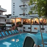 Family Antibes -50m Dal Mare - Hotel Riccione