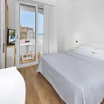 Family Antibes -50m Dal Mare - Hotel Riccione