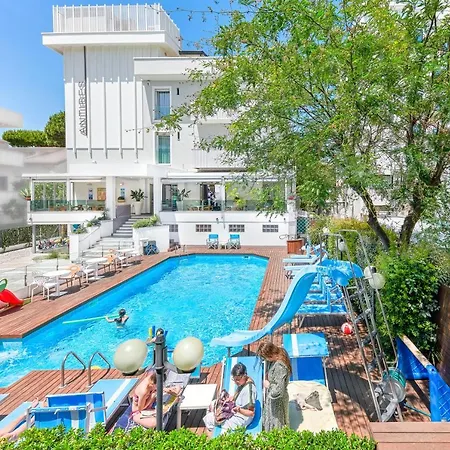 Отель Family Antibes -50m Dal Mare - Риччоне