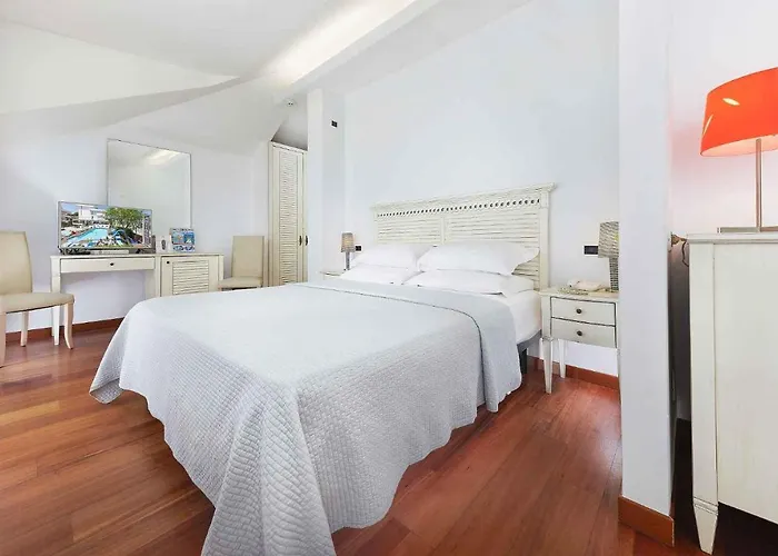 Otel Family Antibes -50m Dal Mare -