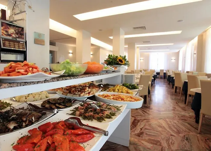 Family Antibes -50m Dal Mare - 3* Riccione