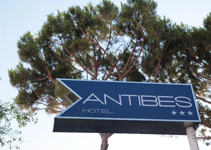 Family Antibes -50m Dal Mare - 3* ريتشيوني