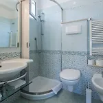 Hotel Family Antibes -50m Dal Mare - 3*