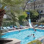 Family Antibes -50m Dal Mare - Hotel