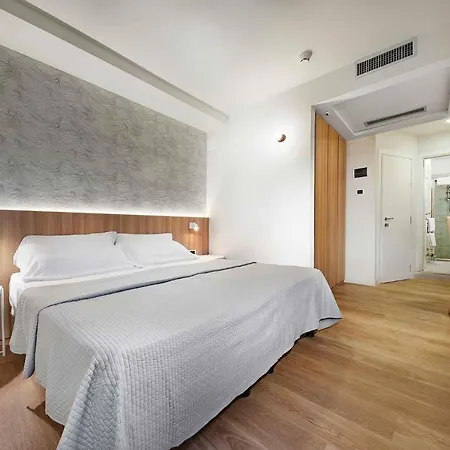 Family Antibes -50m Dal Mare - Riccione