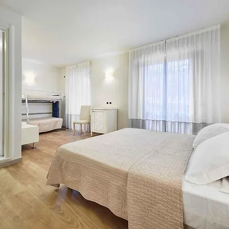 فندق Family Antibes -50m Dal Mare - ريتشيوني