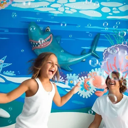 Family Antibes -50m Dal Mare -