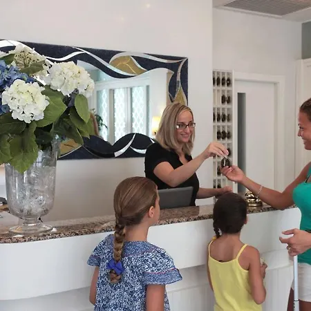 Family Antibes -50m Dal Mare - 3* ريتشيوني