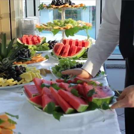 Family Antibes -50m Dal Mare - Hotell