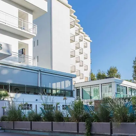 ホテル Family Antibes -50m Dal Mare -