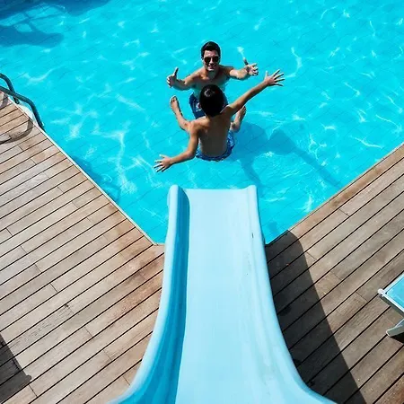 Family Antibes -50m Dal Mare -