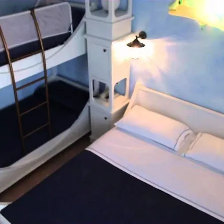 Family Antibes -50m Dal Mare - מלון 3*