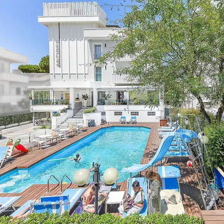 Family Antibes -50m Dal Mare - リッチョーネ