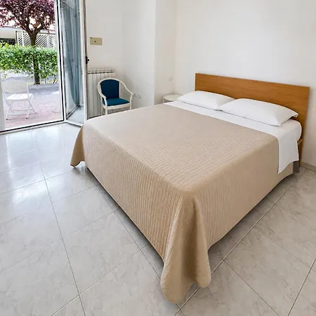فندق Family Antibes -50m Dal Mare -
