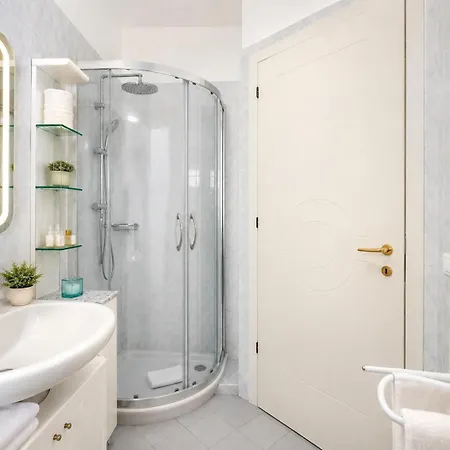 Family Antibes -50m Dal Mare - 3* ريتشيوني