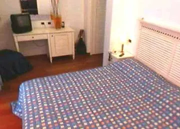 Family Antibes -50m Dal Mare - 3*