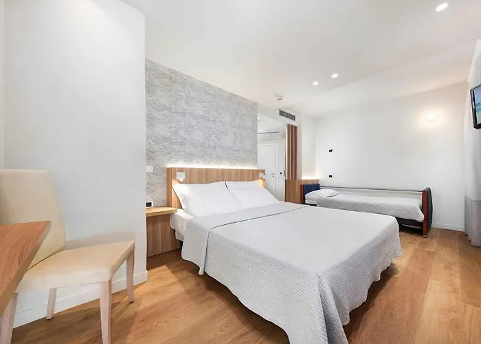 Family Antibes -50m Dal Mare - Riccione