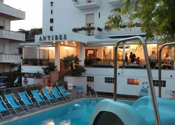 Family Antibes -50m Dal Mare - Отель Риччоне