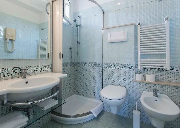 Family Antibes -50m Dal Mare - Riccione