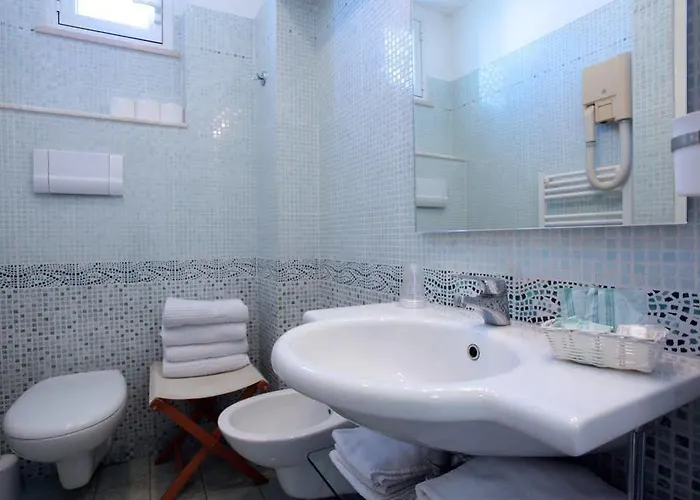 Family Antibes -50m Dal Mare - Ξενοδοχείο