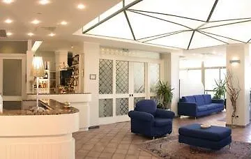 Hotel Family Antibes -50m Dal Mare - 3*